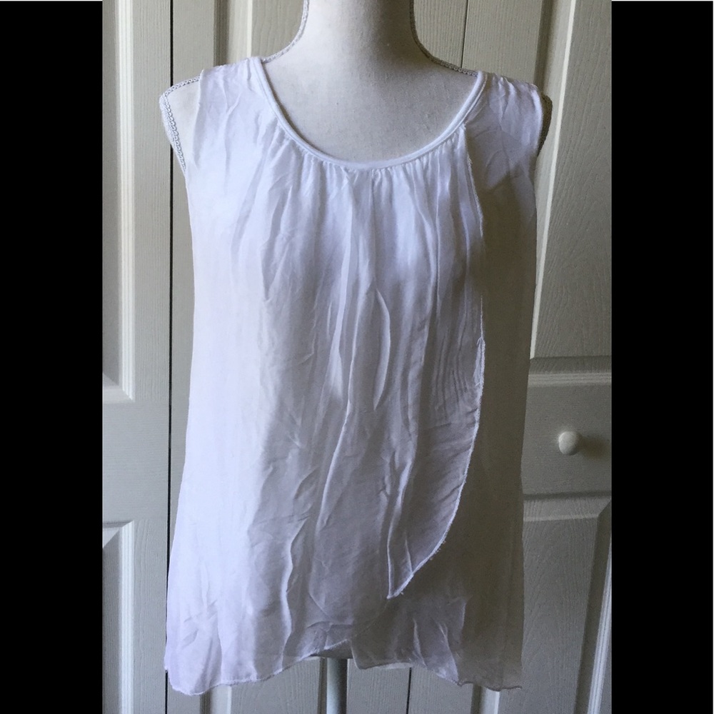🦄🦄Sleeveless white blouse